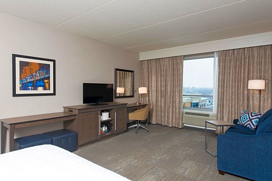 Hampton Inn & Suites Grand Rapids Downtown
