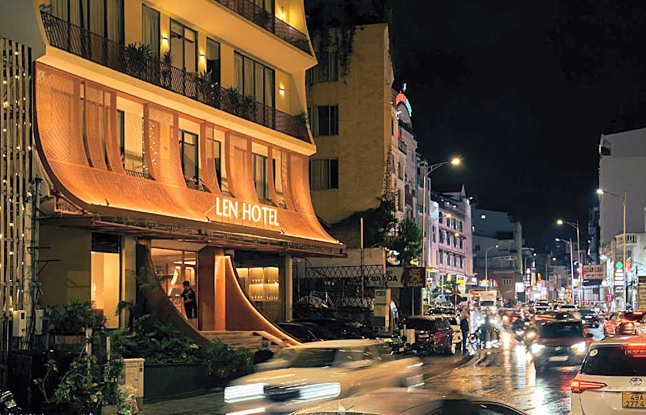 Len Hotel