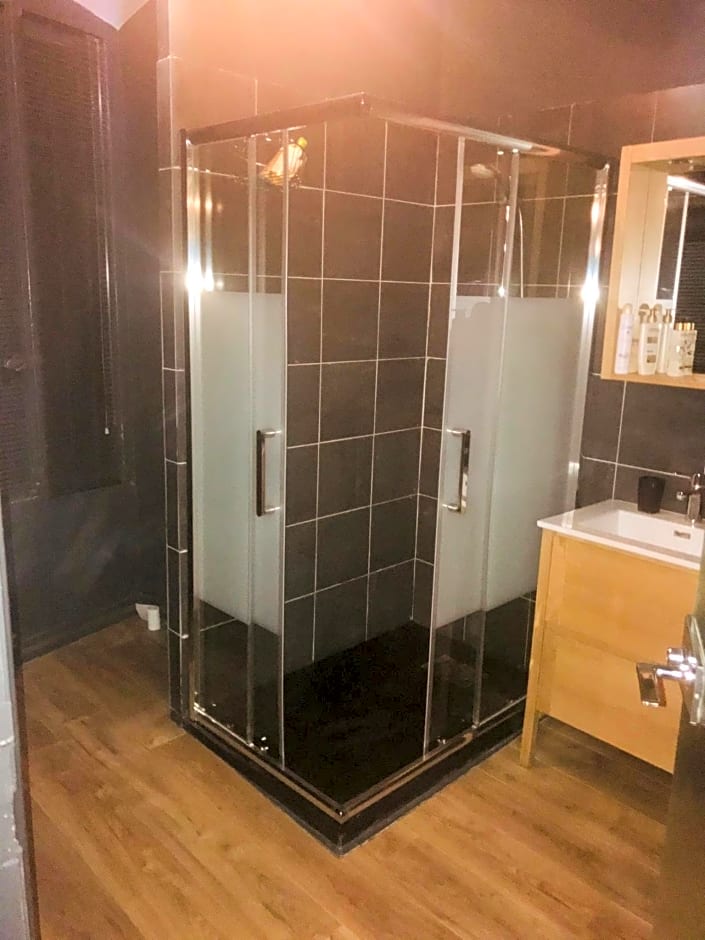 Chambre privée totalement indépendante au c¿ur de la ville