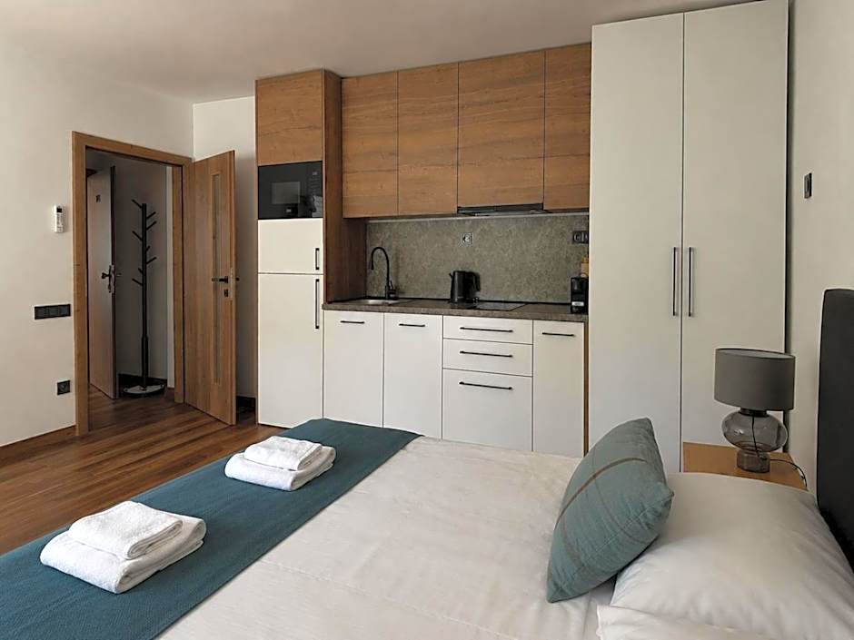 IQ Apartments