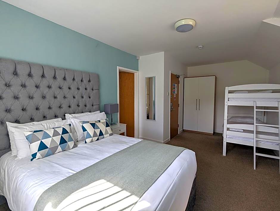 The Lodge by Cefn Tilla