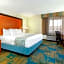 La Quinta Inn & Suites by Wyndham Chicago Willowbrook