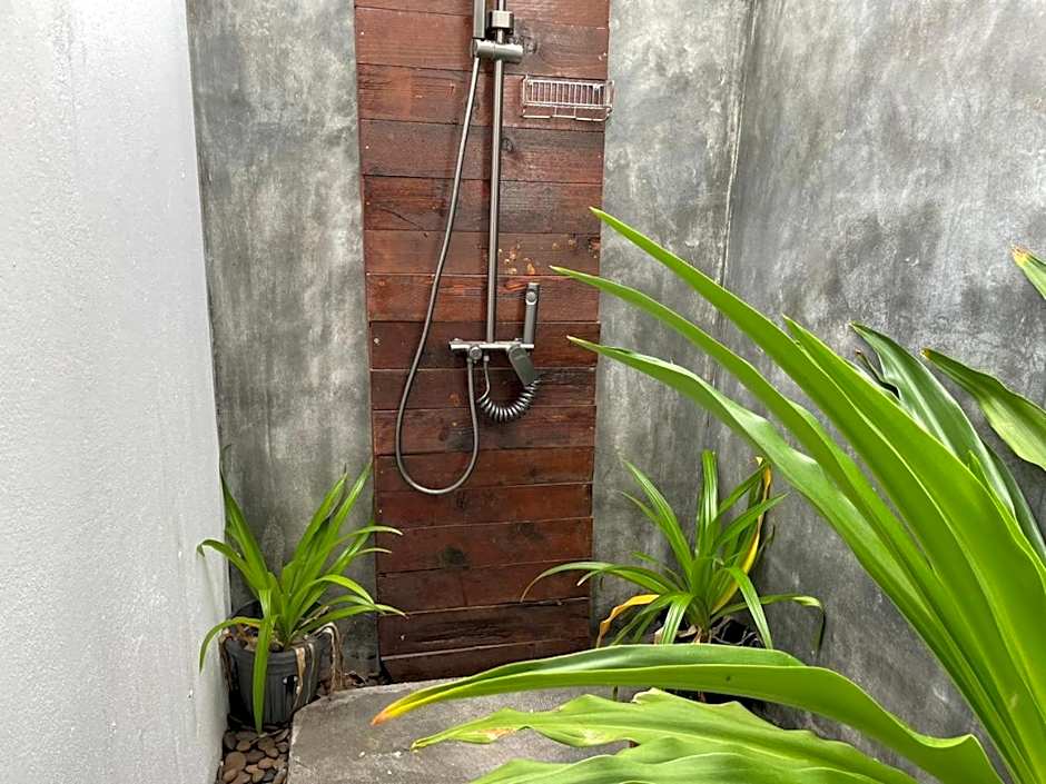 Himeyn Beach Inn - Ocho Homes by Eight Continents