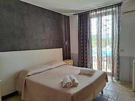 Double or Twin Room with Swimming Pool Access