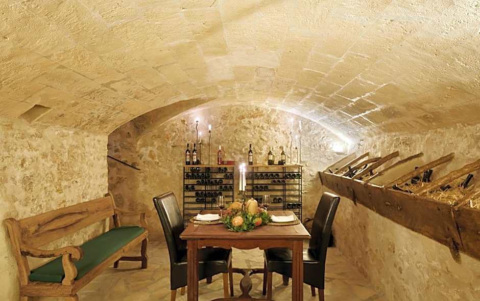 Can Joan Capo - Adults Only