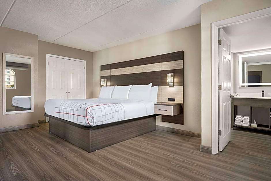 La Quinta Inn & Suites by Wyndham Lexington