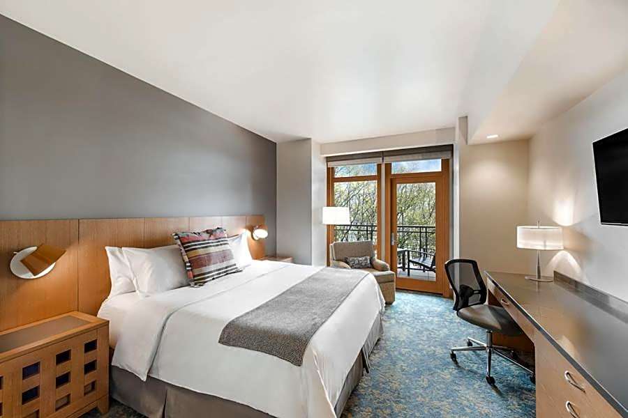 Photo 1 of 1 of 1 King Bed, Balcony