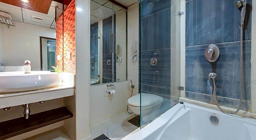 Aura Hotel