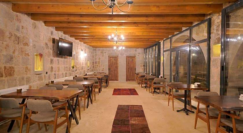 Secret Hill Cave Suites