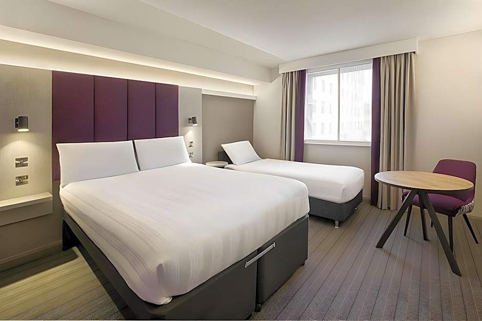 Premier Inn London Heathrow Airport T2 & T3 - Bath Road
