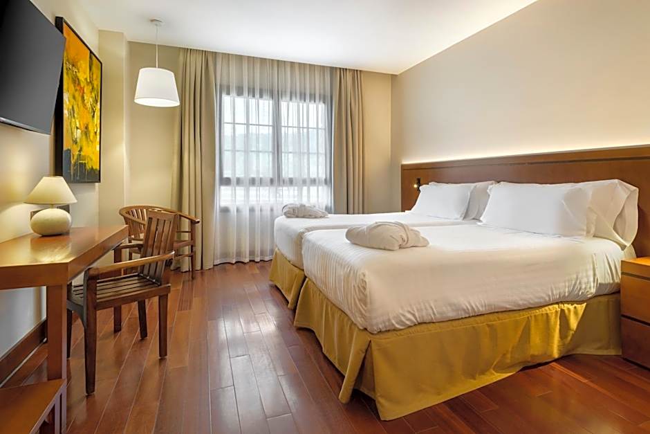 Photo 1 of 4 of 1 Double Bed or 2 Beds