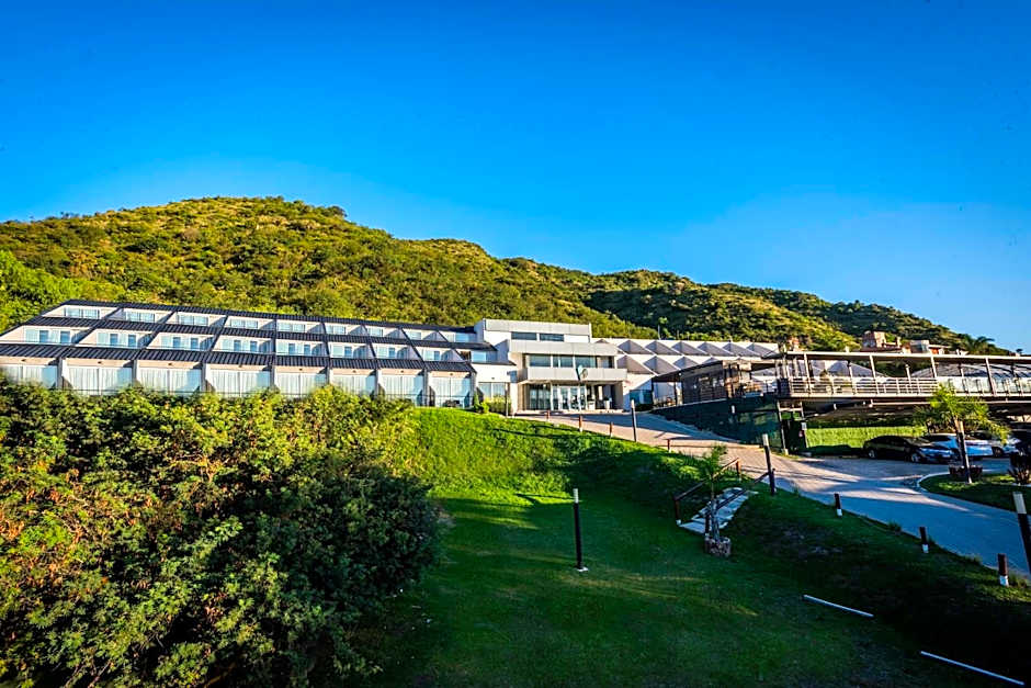 Pinares Panorama Suites & Spa