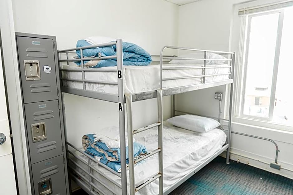 ITH Hermosa Beach Surf Hostel LAX