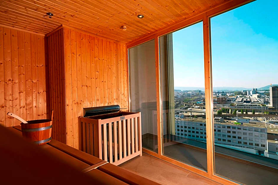 Renaissance by Marriott Zurich Tower Hotel