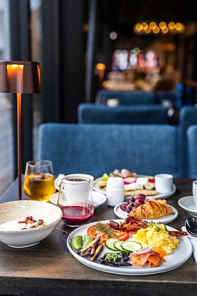 Henningsvær Bryggehotell - by Classic Norway Hotels