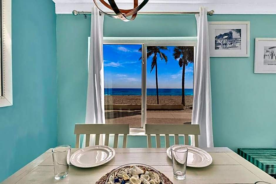 Panoramic beachfront Suite