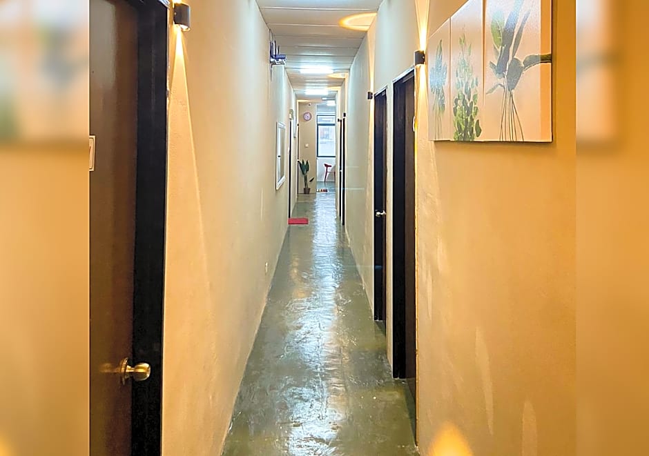 Hostel Black88 Airport Transit - Self Check in