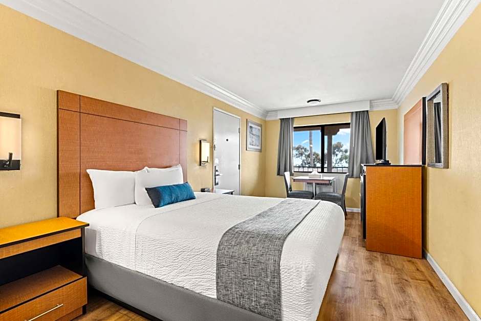 Travelodge by Wyndham San Clemente Beach