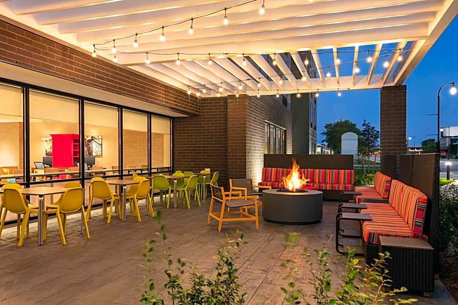 Home2 Suites By Hilton Milwaukee West