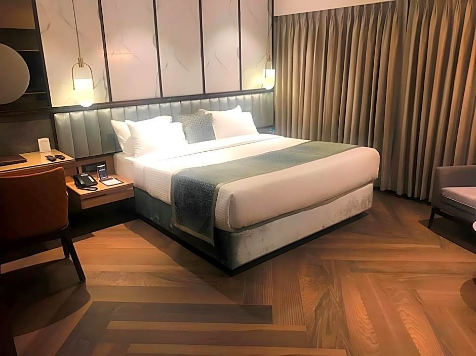 The International by Tunga