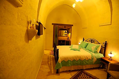 Deluxe Double Queen Suite