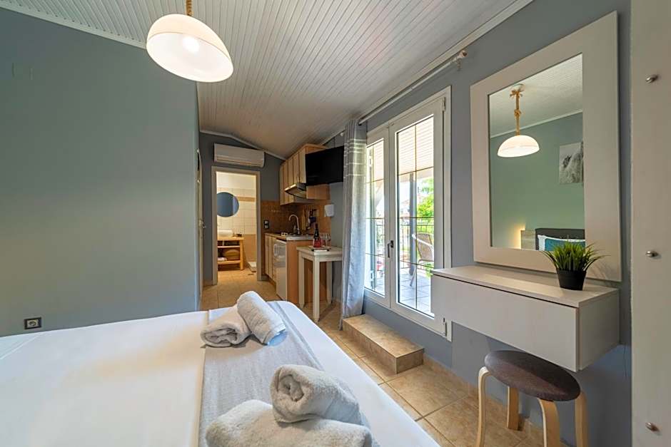 Helen's Studios & Apartments