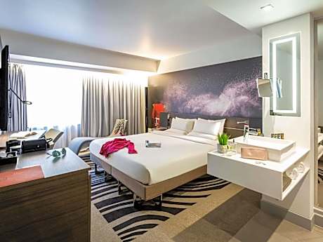 King Suite with Sofa-Bed