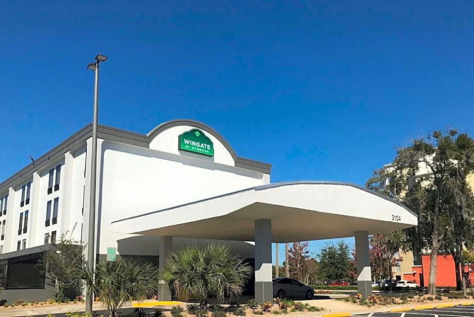 Grand Hotel Kissimmee at Celebration - Shuttle to Theme Parks