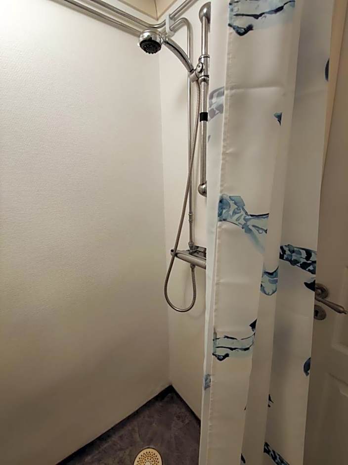 Vandrarhem 11 RUM & KÖK