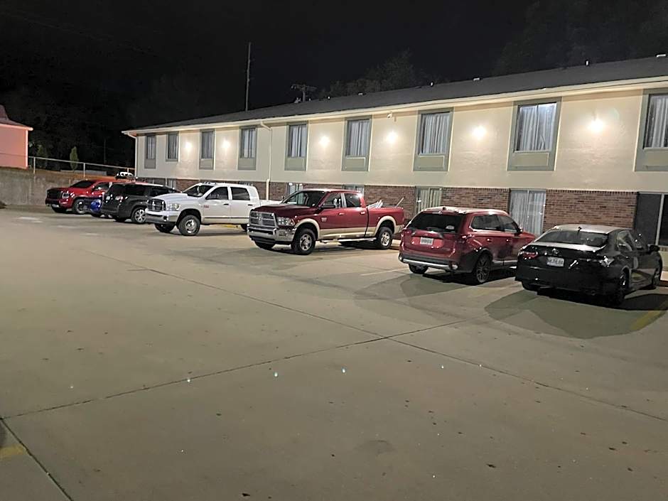 Days Inn by Wyndham Warrensburg