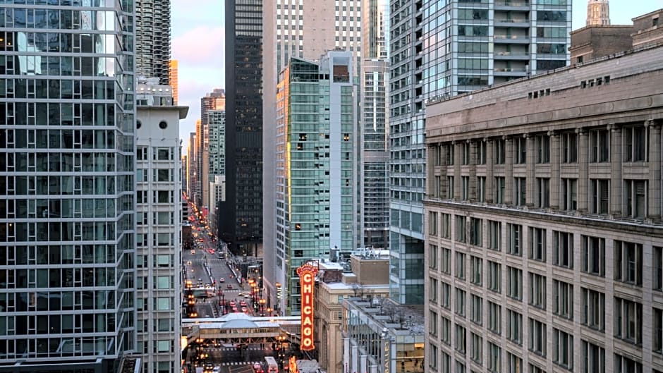 Staypineapple, An Iconic Hotel, The Loop