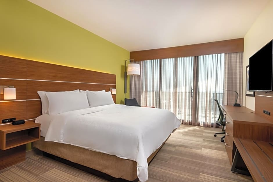 Holiday Inn Express & Suites Santa Ana - Orange County