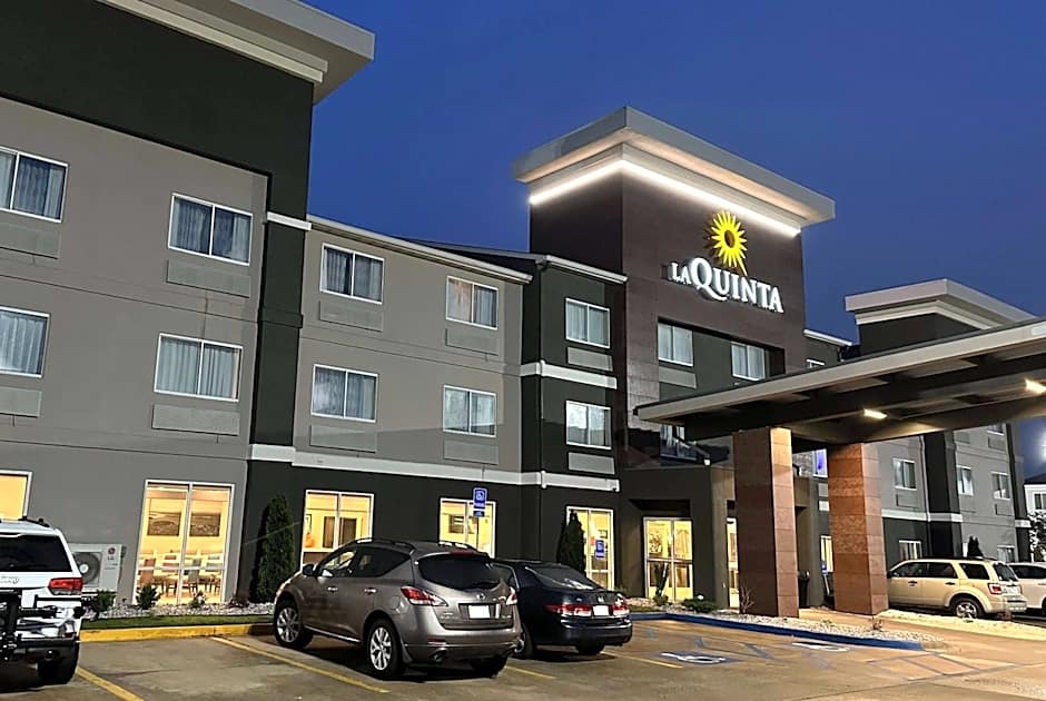 La Quinta Inn & Suites by Wyndham Fayetteville