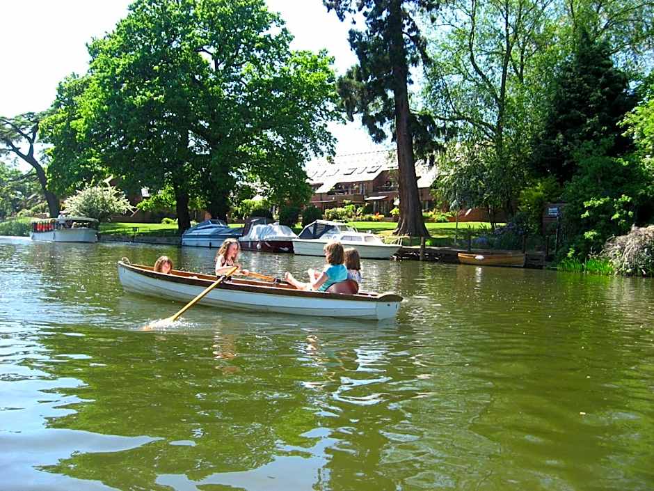 Bend in the River Lodge