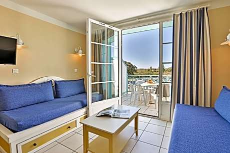 One-Bedroom Apartment with Terrace (4 People)