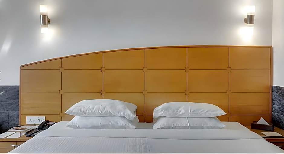 Ramee Guestline Khar Hotel