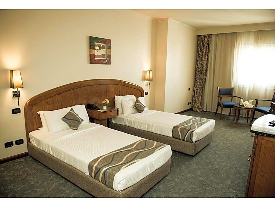 Cherry Maryski Hotel