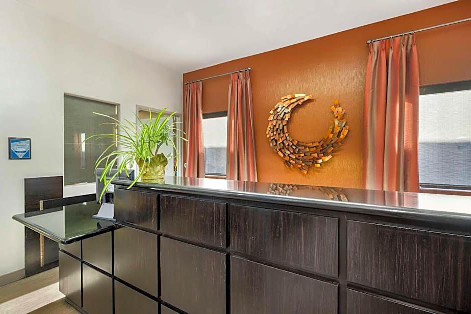 Best Western Royal Palace Inn & Suites