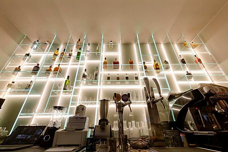 Barka Galéria Hotel és Étterem