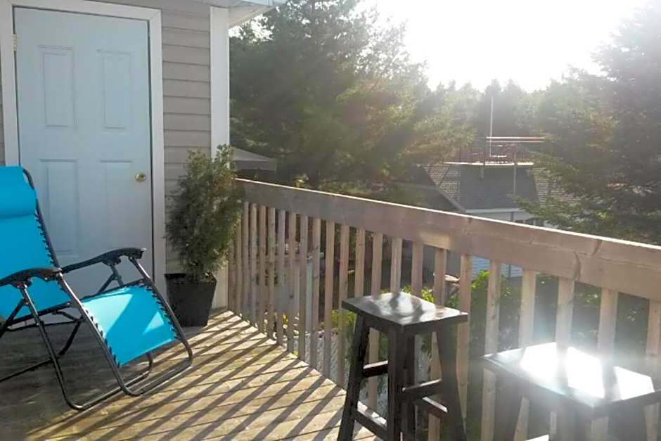 Logement avec stationnement tennis et piscine