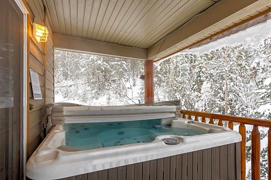 Stone Creek Chalets with Hot Tubs by Fernie Central Reservations