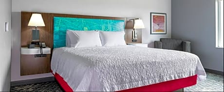 King Acc Ste W/  Roll-In Shower Mic/Frg Ns