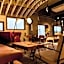 Nui. Hostel & Bar Lounge