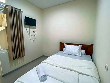 Nipa Guest House near Universitas Widyagama Mitra RedDoorz