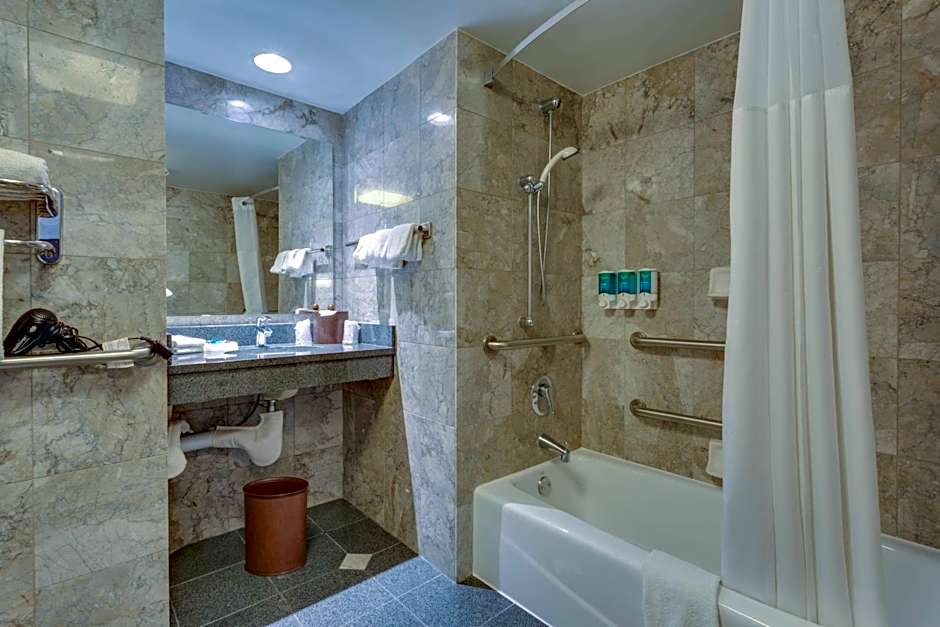 Drury Inn & Suites Overland Park