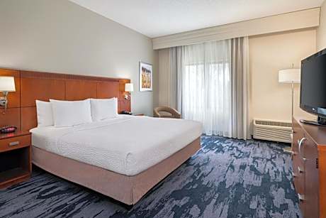 One-Bedroom King Suite with Roll-In Shower and Sofa Bed - Mobility Access/Hearing Accessible