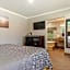Diamond Bell Inn & Suites