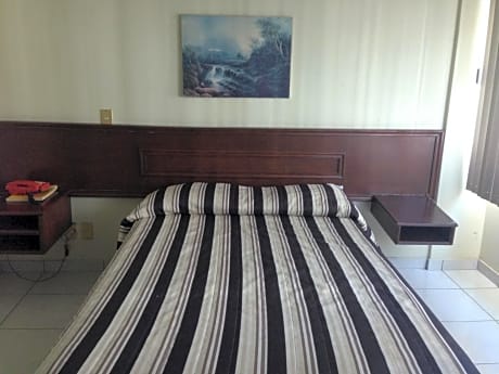 Family Room (8 Adults)