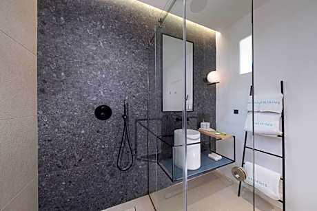 Honeymoon Suite with Sea View and Private Pool