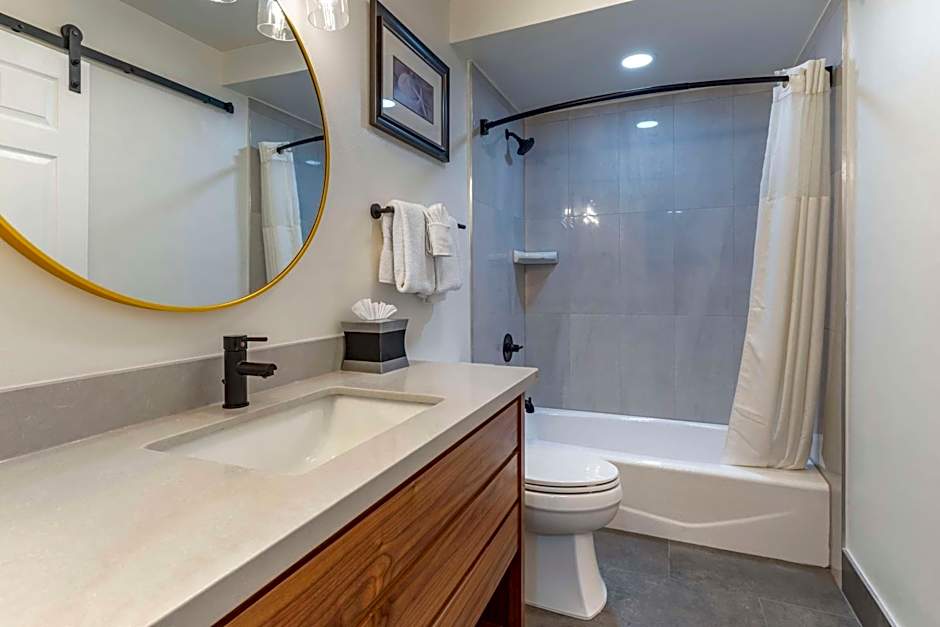 Best Western Carmel's Town House Lodge